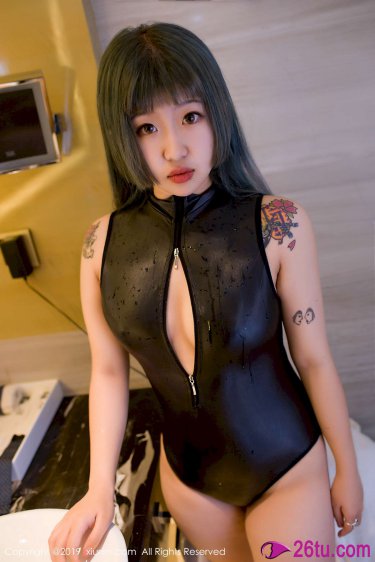 撕开美女的衣服